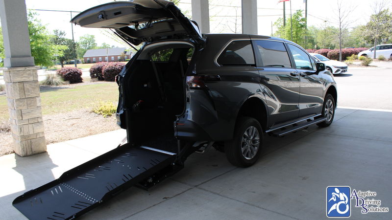 2025 Toyota Sienna Wheelchair Van - Adaptive Driving Solutions 
