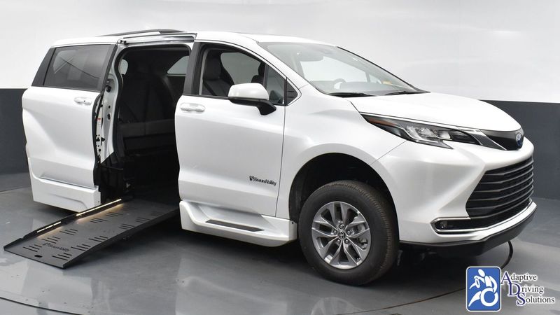 2023 Toyota Sienna Wheelchair Van - Adaptive Driving Solutions 