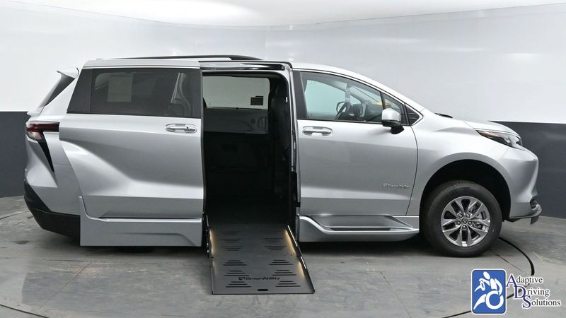 2025 Toyota Sienna Wheelchair Van - Adaptive Driving Solutions 